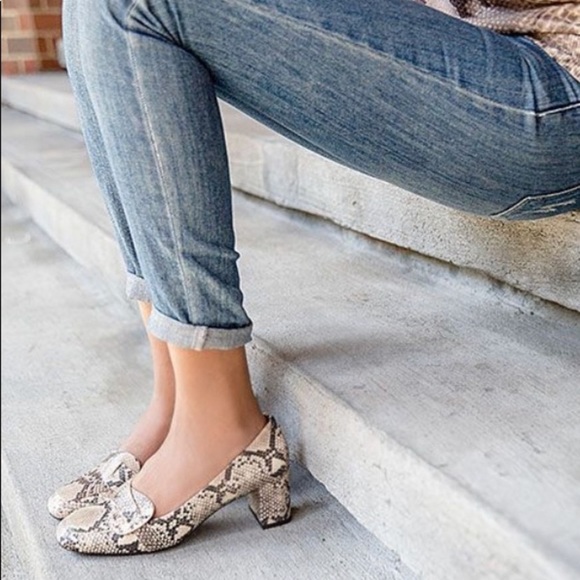 Tory Burch Bond 55MM Pump Printed Snake - Picture 2 of 16